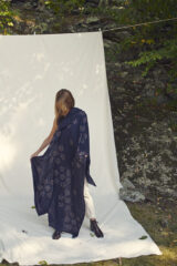 COLABA MICRO TIE SHAMINA IN DARK NAVY & IVORY 100% CASHMERE, HAND TIE DYED