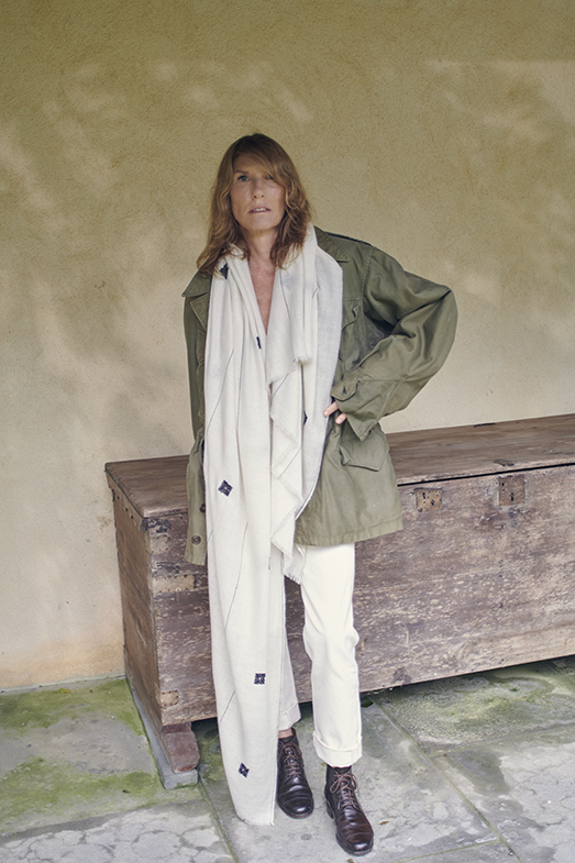 CHIAPAS SHAMINA IN IVORY & FUR BROWN 100% CASHMERE, YARN DYED, HAND EMBROIDERED VINTAGE US ARMY FIELD JACKET IN KHAKI WITH SHEARED MAHOGANY MINK LINING 100% COTTON EXTERIOR, 100% NATURAL MINK INTERIOR