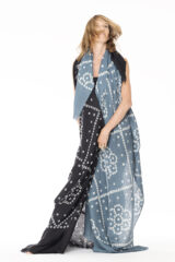 DIAMONDS & FLOWERS SHAMINA IN FUR BROWN & IVORY DIAMONDS & FLOWERS SHAMINA IN SLATE & IVORY 100% CASHMERE, HAND TIE DYED
