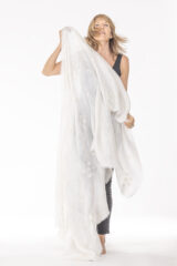 LINEN EMBROIDERED COLABA DAISY CHAIN SHAWL IN IVORY 100% LINEN, HAND EMBROIDERED